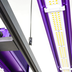Detalle de las barras LED magnéticas LUMATEK 93W PRO 3.1